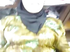 Vrouw, terwijl de winkel is open