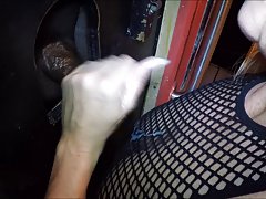 Mooie Cumshots In t gezicht van een haan bij glory hole